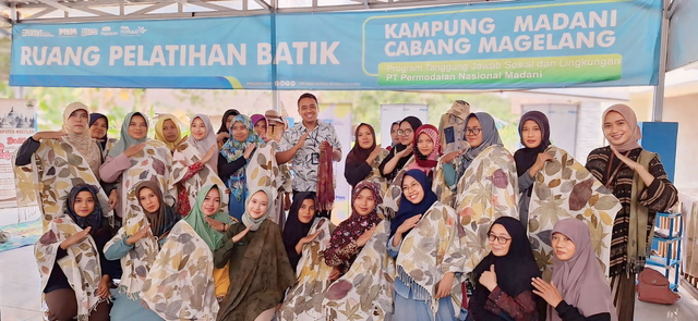 PNM menggelar pelatihan membatik dengan teknik modern ecoprint untuk pelaku usaha batik di Kampung Madani Desa Gandusari, Magelang. Foto: Dok. PNM