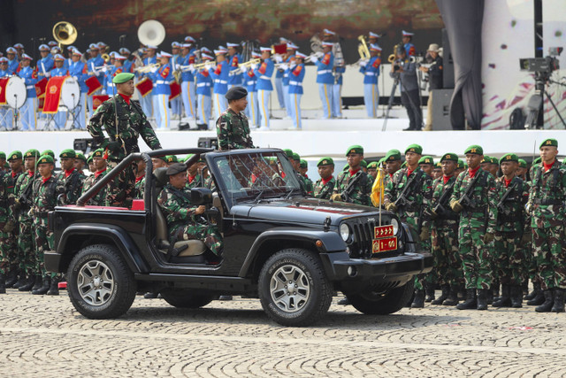 Panglima TNI Jenderal TNI Agus Subiyanto pada acara peresmian Alpalhankam dan Pasukan Penyangga Daerah Rawan di Monas, Jakarta, Rabu (2/10/2024). Foto: Iqbal Firdaus/kumparan