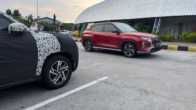 Spyshot mobil berkamuflase disinyalir sebagai Hyundai Creta facelift di rest area KM379 tol Batang-Semarang.  Foto: Aditya Pratama Niagara/kumparan