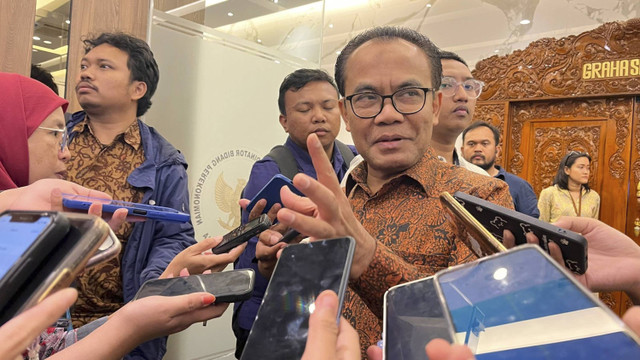 Sekretaris Menko Perekonomian Susiwijono Moegiarso usai Media Briefing Perayaan Lima tahun Prakerja di Kantor Kemenko Perekonomian, Jakarta (2/10/2024). Foto: Widya Islamiati/kumparan