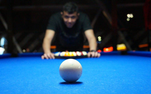 Tempat Billiard di Surabaya. Foto hanya ilustrasi, bukan tempat sebenarnya. Sumber: pexels.com/asim alnamat