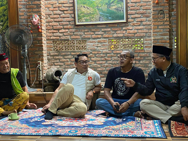 Cagub Jakarta Ridwan Kamil di Padepokan Condet Ciliwung, Jakarta Timur pada Kamis (3/10). Foto: Abid Raihan/kumparan