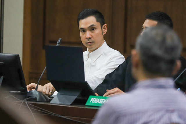 Terdakwa kasus dugaan korupsi pengelolaan tata niaga timah Harvey Moeis menjalani sidang lanjutan di Pengadilan Tipikor, Jakarta, Kamis (3/10/2024). Foto: Iqbal Firdaus/kumparan