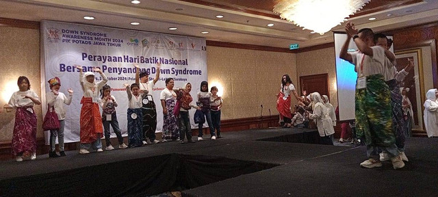 Fashion show anak-anak down syndrome. Foto: Masruroh/Basra