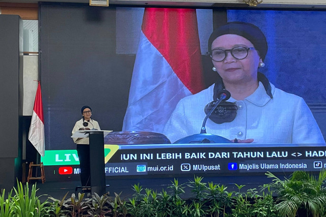 Menteri Luar Negeri RI Retno Marsudi saat memberikan sambutan usai menerima penghargaan MUI Diplomacy Mujahidah Award, di Hotel Sahid, Jakarta Pusat, Kamis (3/10/2024). Foto: Fadhil Pramudya/kumparan