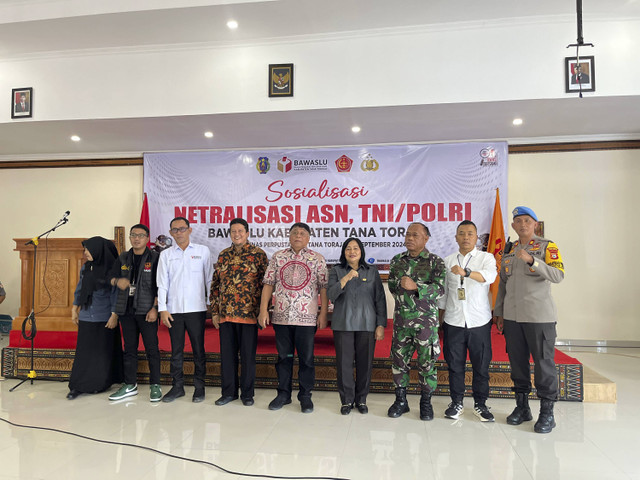 Sosialisasi Netralitas ASN, TNI, dan Polri dalam Pemilukada 2024 yang digelar oleh Bawaslu Kabupaten Tana Toraja, di Aula Perpustakaan Tana Toraja, Senin (30/9/2024). Foto: Dok. Istimewa