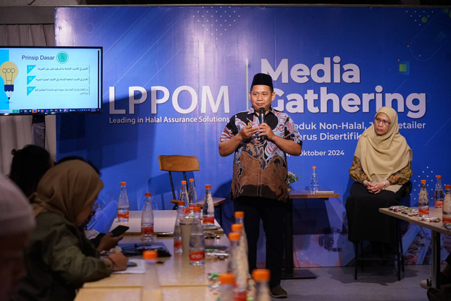 Media gathering LPPOM MUI: Jual Produk Non-Halal, Jasa Retailer Tetap Wajib Sertifikasi Halal di Abuba Cipete, Jakarta (3/10/2024).  Foto: Dok. LPPOM MUI