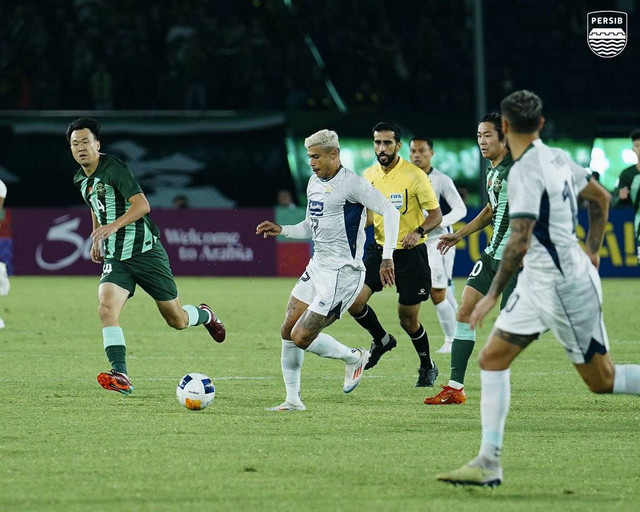 Zhejiang vs Persib Bandung di ACL Two. Foto: X @persib