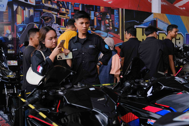 Antusiasme para pecinta modifikasi motor mengikuti dalam Honda Modif Contest (HMC) 2024. Foto: dok. AHM