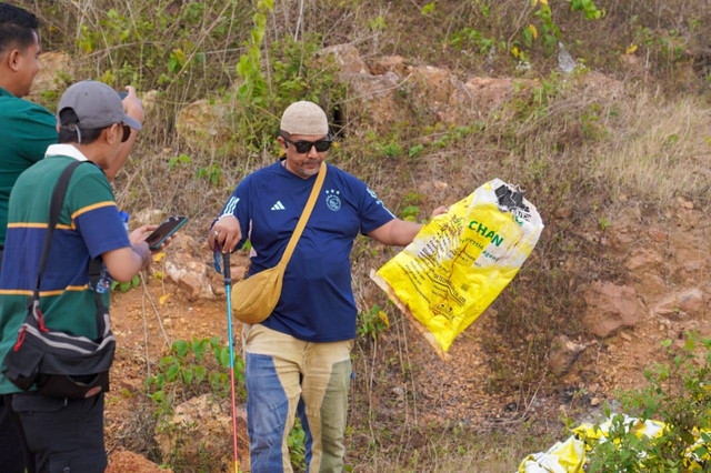 Direktorat Koordinasi dan Supervisi (Korsup) KPK Wilayah V melakukan pendampingan kepada Pemprov Nusa Tenggara Barat (NTB) tertibkan tambang emas ilegal di Kecamatan Sekotong, Lombok Barat, Jumat (4/10/2024). Foto: KPK