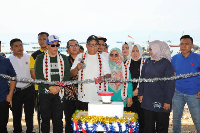 Peresmian Tempat Pelelangan Ikan (TPI) Higienis di Kabupaten Tanggamus, oleh Pj. Gubernur Lampung, Samsudin | Foto : Adpim