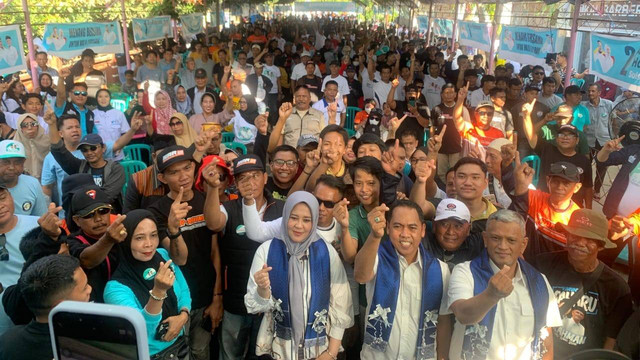 Cawagub Sulsel Andalan Hati, Fatmawati Rusdi, bersama paslon AR-Rahman saat peresmian posko pemenangan bersama. Foto: Dok. Istimewa