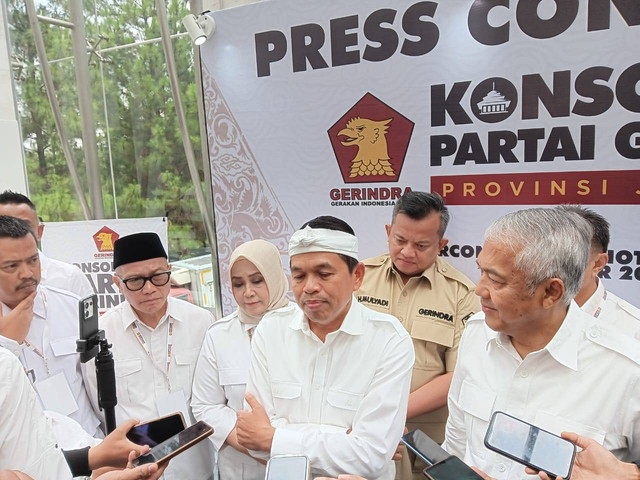 Calon Gubernur Jabar, Dedi Mulyadi, saat diwawancarai awak media. (Foto: Istimewa)