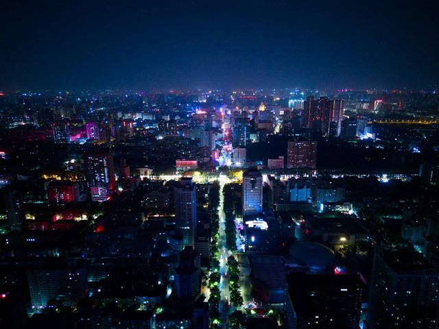 tempat melihat city light Jakarta. Foto hanya ilustrasi, bukan tempat sebenarnya. Sumber: Unsplash/justin zhu