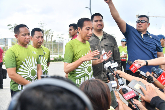 Presiden Joko Widodo dalam acara Nusantara TNI Fun Run di Ibu Kota Negara (IKN) Nusantara, Sabtu (6/10/2024). Foto: Vico/Biro Pers Sekretariat Presiden