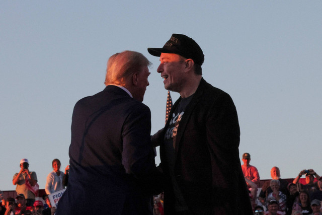 CEO Tesla dan pemilik X Elon Musk menghadiri kampanye Calon Presiden Amerika Serikat Donald Trump di Butler, Pennsylvania, Amerika Serikat, Sabtu (5/10/2024). Foto: Brian Snyder/REUTERS