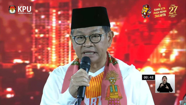 Pramono saat proses debat pertama pasangan Calon Gubernur dan Wakil Gubernur DKI Jakarta tahun 2024 di JIExpo Kemayoran, Jakarta, Minggu (6/10/2024). Foto: YouTube/ KPU PROVINSI DKI JAKARTA 