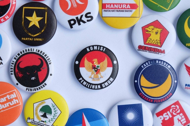 Logo Komisi Pemilihan Umum (KPU) dan partai-partai politik. Sumber: shutterstock/Yunus Nugraha