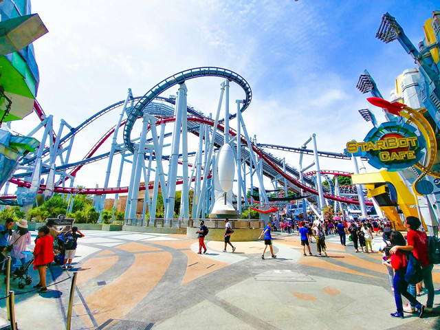 Saloka Theme Park. Foto hanya ilustrasi bukan tempat sebenarnya. Sumber foto: Unsplash/Ian Romie Ona