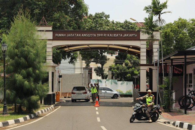 Suasana kompleks perumahan anggota DPR RI di kawasan Kalibata, Jakarta Selatan, Senin (07/10/2024). Foto: Iqbal Firdaus/kumparan