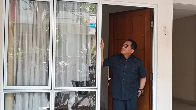 Sekretaris Jenderal DPR, Indra Iskandar meninjau perumahan anggota DPR RI di kawasan Kalibata, Jakarta Selatan, Senin (07/10/2024). Foto: Thomas Bosco/kumparan