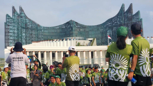 Nusantara TNI Fun Run di kawasan Ibu Kota Nusantara (IKN), Penajam Paser Utara, Kalimantan Timur, Minggu (6/10/2024). Foto: Edmiraldo Nanda Nopan Siregar/kumparan