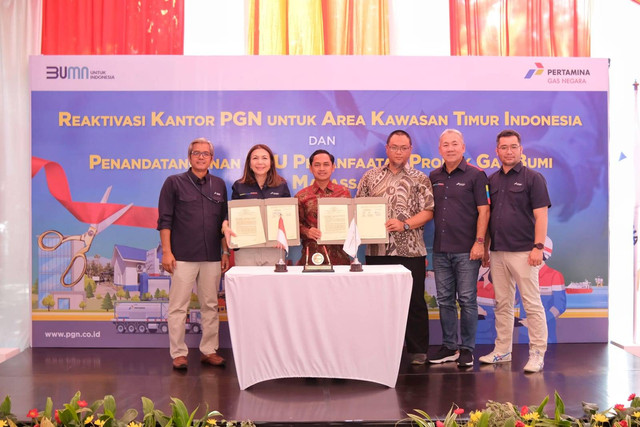 PT PGN Tbk menandatangani dua Memorandum of Understanding (MOU) mengenai potensi pengembangan pemanfaatan gas bumi di Sulawesi Selatan, Jumat (4/10/2024). Foto: PGN