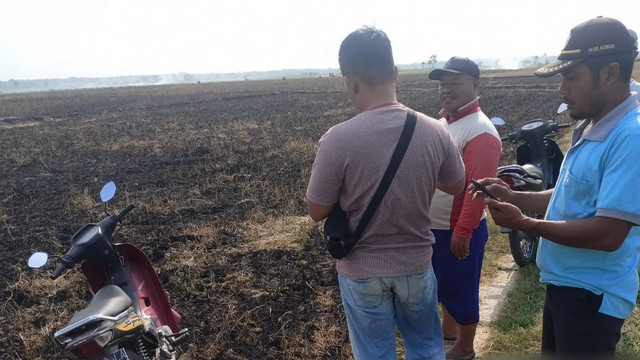 Petugas saat lakukan olah TKP di Desa Deru, Kecamatan Sumberrejo, Kabupaten Bojonegoro, Jawa Timur. Senin (07/10/2024) (Aset: Istimewa)