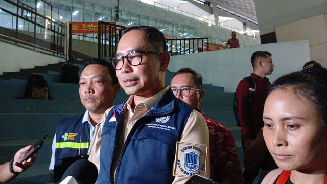 Direktur Perlindungan WNI Judha Nugraha di Bandara Soekarno Hatta, Senin (7/10/2024).  Foto: Dok. Istimewa