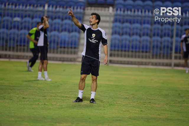 Pemain Timnas Indonesia Thom Haye menjalani pemusatan latihan di Bahrain, Senin (7/10/2024). Foto: PSSI