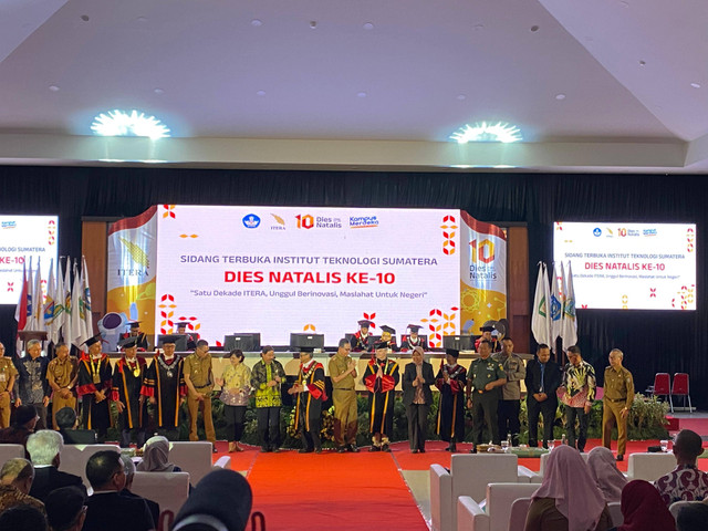 Sidang terbuka Institut Teknologi Sumatera dalam rangka Dies Natalis ke-10 tahun 2024. | Foto: Sinta Yuliana/Lampung Geh