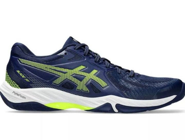 Ilustrasi  sepatu Asics untuk badminton. Sumber: asics.co.id