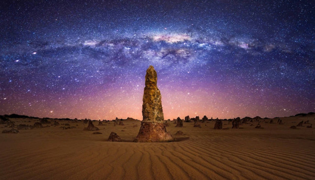  Stargazing di Pinnacles Dessert, Australia Barat. Foto: Dok. Tourism Western Australia