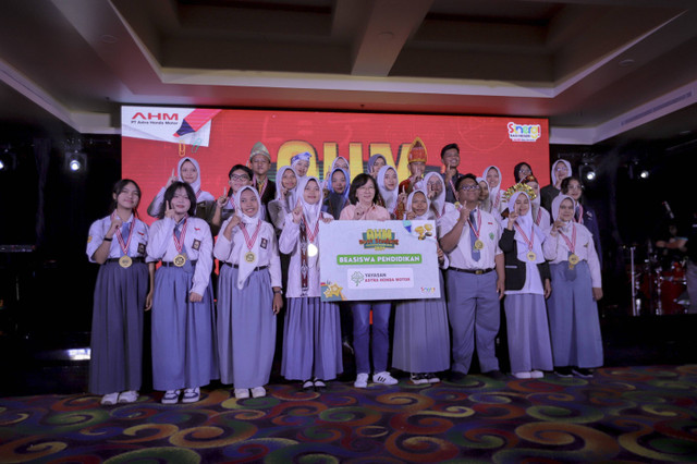 Suasana pada acara Penganugerahan Astra Honda Motor Best Student (AHMBS) 2024 di Sunlake Hotel, Jakarta, Rabu (9/10/2024). Foto: Jamal Ramadhan/kumparan