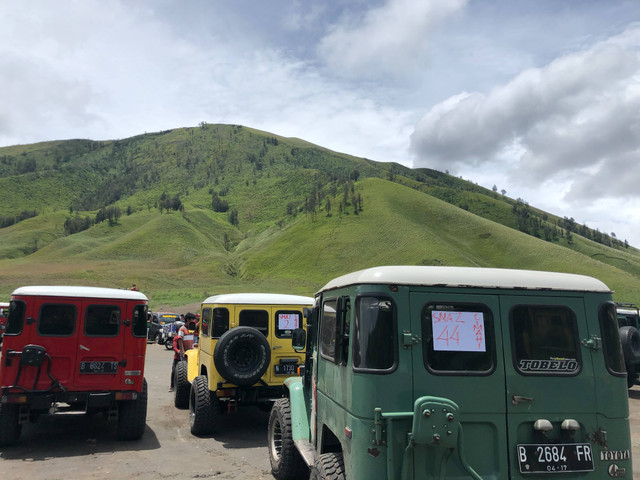 [Harga Sewa Jeep Bromo] Foto hanya ilustrasi, bukan tempat sebenarnya. Sumber: unsplash/Alfian Fadhilah