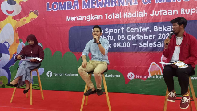 Dokter Spesialis Anak, dr. Reza Fahlevi, SpA saat memberikan edukasi tentang penggunaan pasta gigi untuk anak di acara Talkshow bersama Kodomo di Oso Sport Center, Bekasi, Sabtu (5/10).