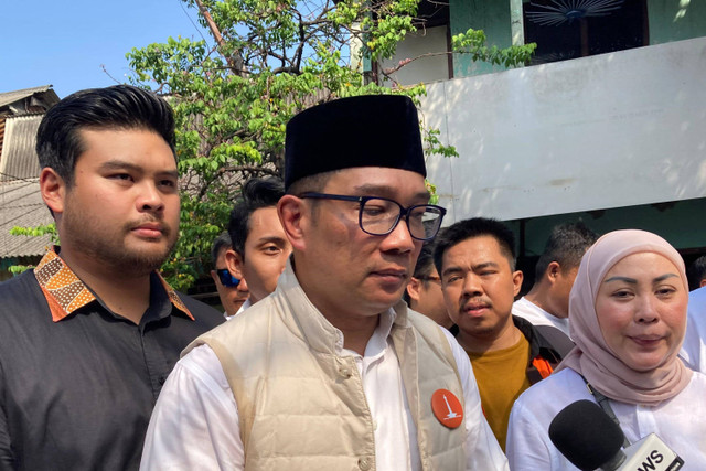 Cagub Jakarta nomor urut 1 Ridwan Kamil usai menghadiri acara sapa warga dan syukuran Anggota DPRD Demokrat Nur Afni Sajim di Cengkareng, Jakarta Barat, Kamis (10/10/2024). Foto: Alya Zahra/Kumparan