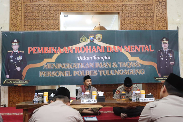 Pembinaan Rohani dan Mental Untuk Personil Polres Tulungagung