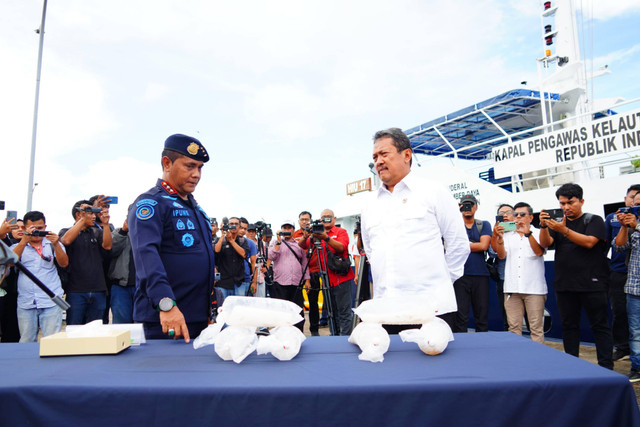 KKP gagalkan penyelundupan benih lobster di Batam. Foto: KKP