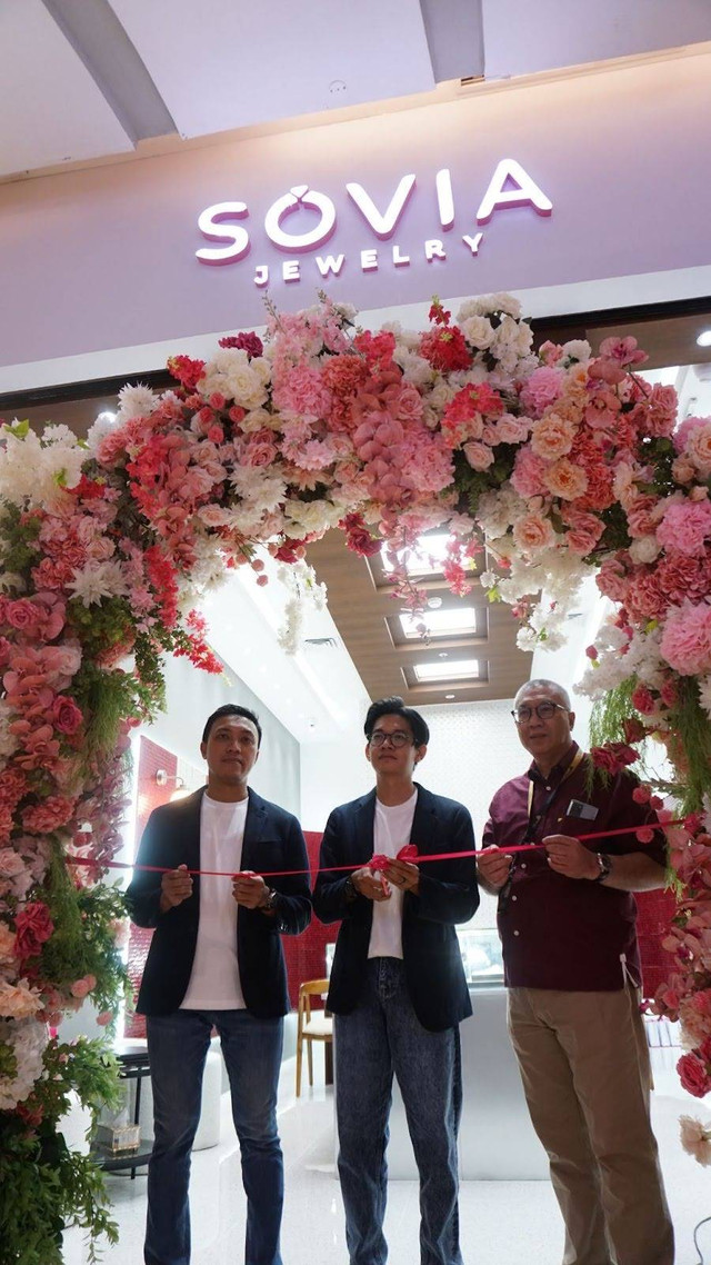 Grand opening Sovia Jewelry di Cibinong City Mall, Bogor. (Foto: Istimewa)