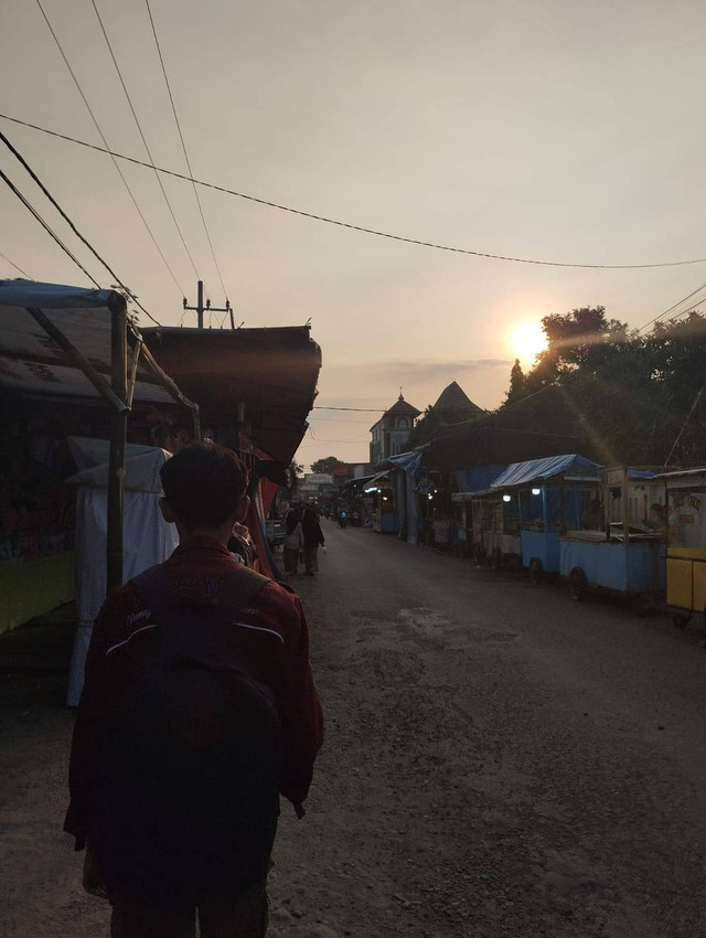 (Sumber Gambar: mahasiswa stit buntet pesantren cirebon)