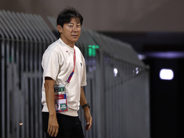 Pelatih Timnas Indonesia, Shin Tae-yong, saat laga kontra Bahrain di Ronde 3 Kualifikasi Piala Dunia di National Stadium, Riffa, 10 Oktober 2024. Foto: REUTERS/Hamad I Mohammed