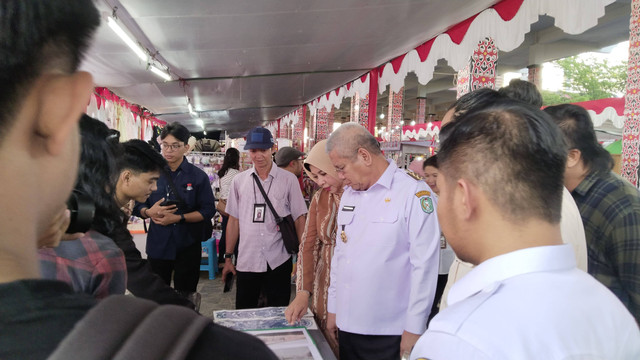 Pj Gubernur Kalbar saat menghadiri Festival Nongkrong Senja di Ponti. Foto: Akademus Caturio/Hi!Pontianak