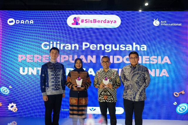 Acara penganugerahan SisBerdaya dan DisBerdaya 2024, pada Kamis (10/9). Foto: Dok. SisBerdaya