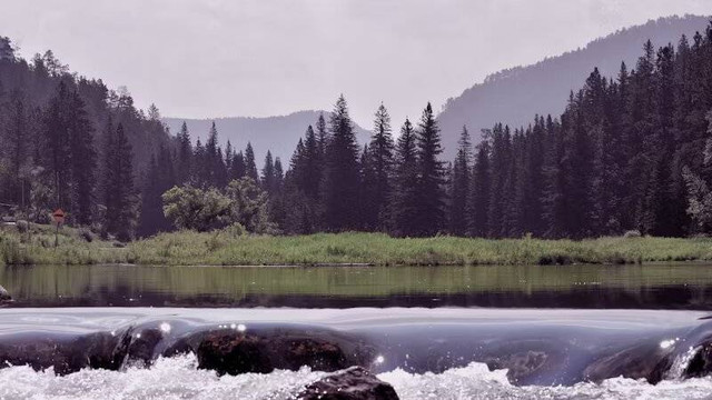 Rute ke Telaga Madirda. Foto hanya ilustrasi, bukan tempat yang sebenarnya.. Sumber: Unsplash/Derick Berry