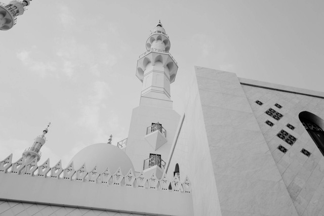 Masjid Raya Sheikh Zayed Solo, Foto Hanya Ilustrasi, Bukan Gambar Sebenarnya, Sumber Foto: Unsplash/Alim