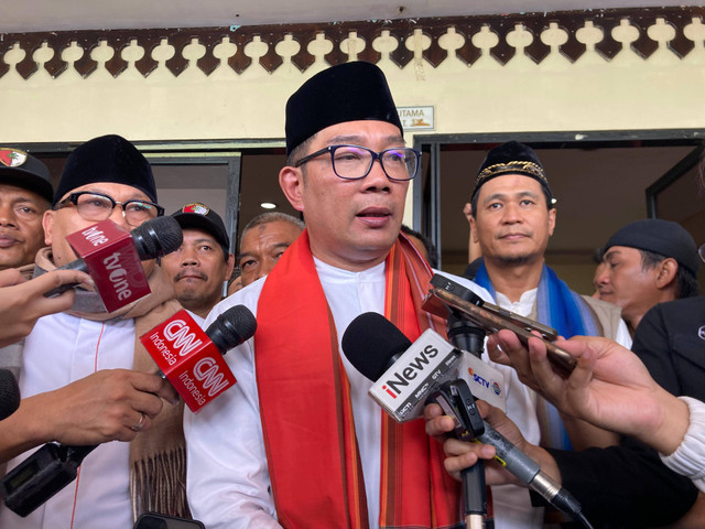 Cagub Jakarta, Ridwan Kamil, dalam Forum Komunikasi Majelis Taklim, di GOR Olahraga Ciracas, Jakarta Timur, Minggu (13/10/2024).  Foto: Alya Zahra/Kumparan