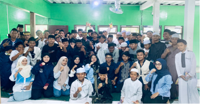 Foto Bersama Kegiatan Sosialisasi Anti Bullying dan Bahaya Merokok di MTS Pesantren Ilmu Qur’an Kabupaten Kutai Timur. 