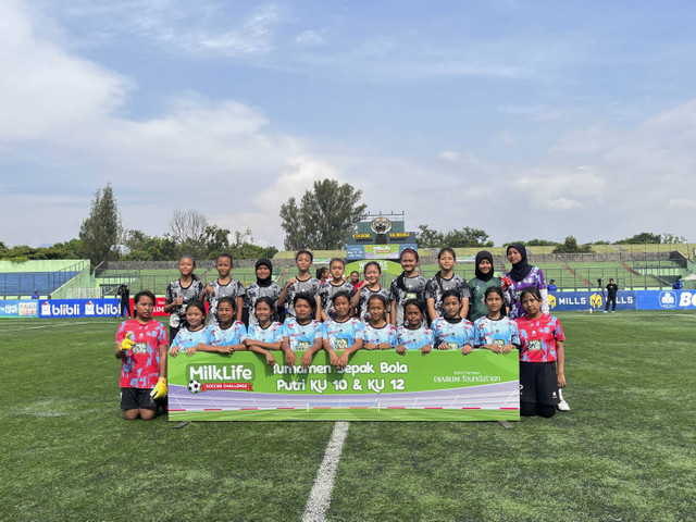 Final KU-10 dan KU-12 MilkLife Soccer Challenge Bandung Series 2 2024 di Stadion Siliwangi Kota Bandung, Minggu (13/10/2024). Foto: Aji Nugrahanto/kumparan