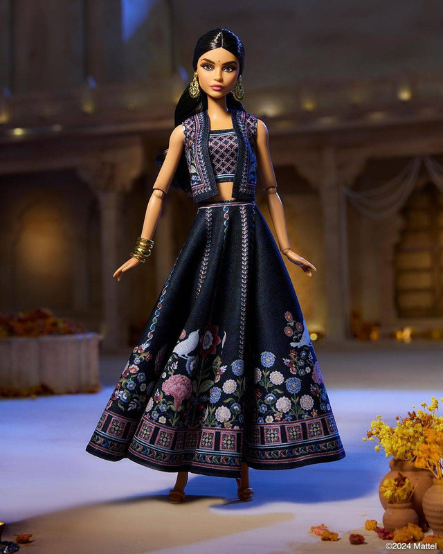 Mattel merilis Barbie edisi Diwali berkolaborasi dengan desainer India, Anita Dongre. Foto: Instagram @barbie